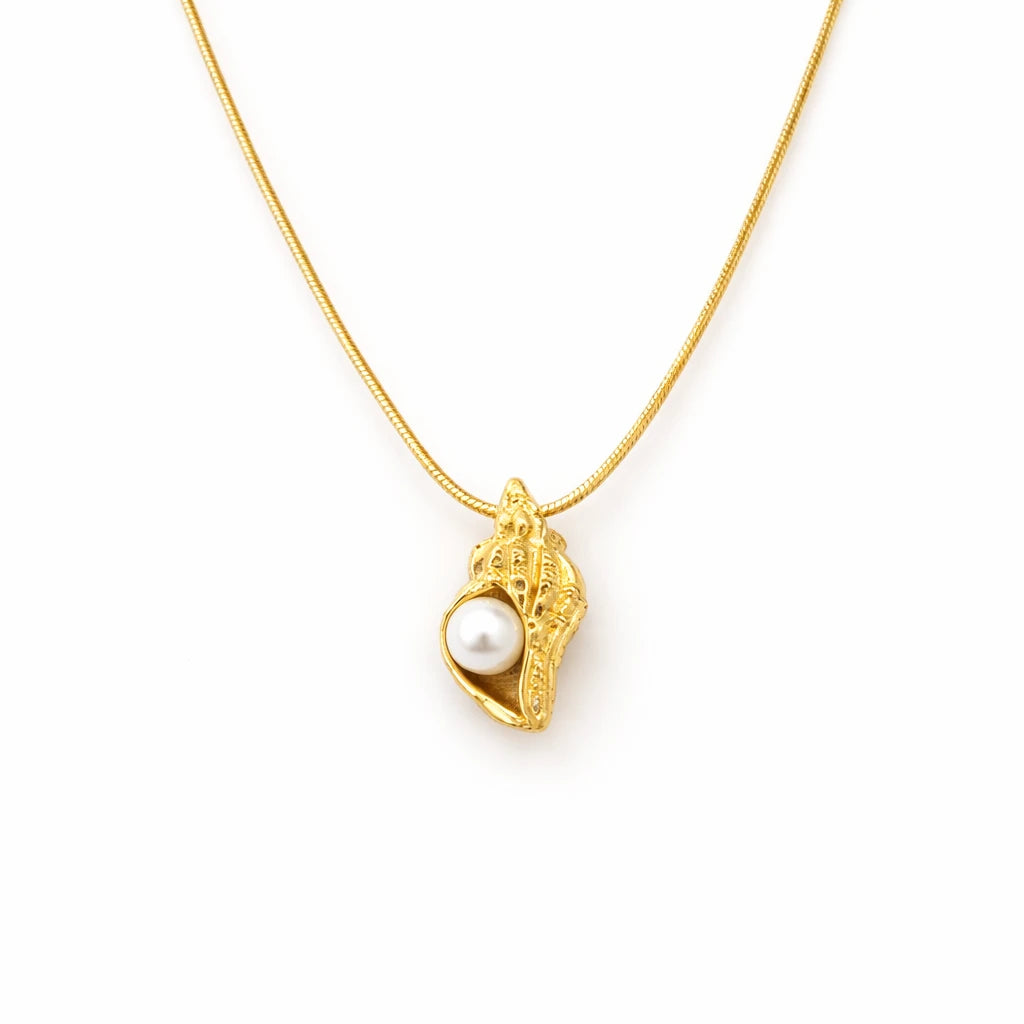 Kaira – 18K Gold Plated Shell Pearl Necklace