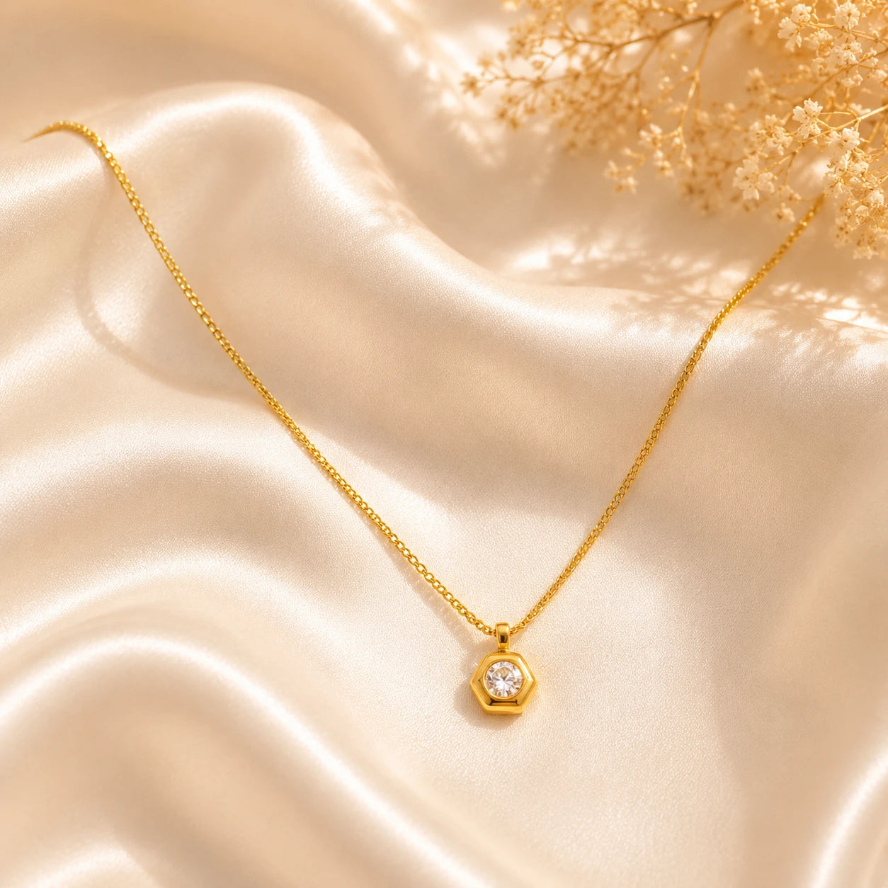 Serene Minimal Necklace – 18K Gold Plated