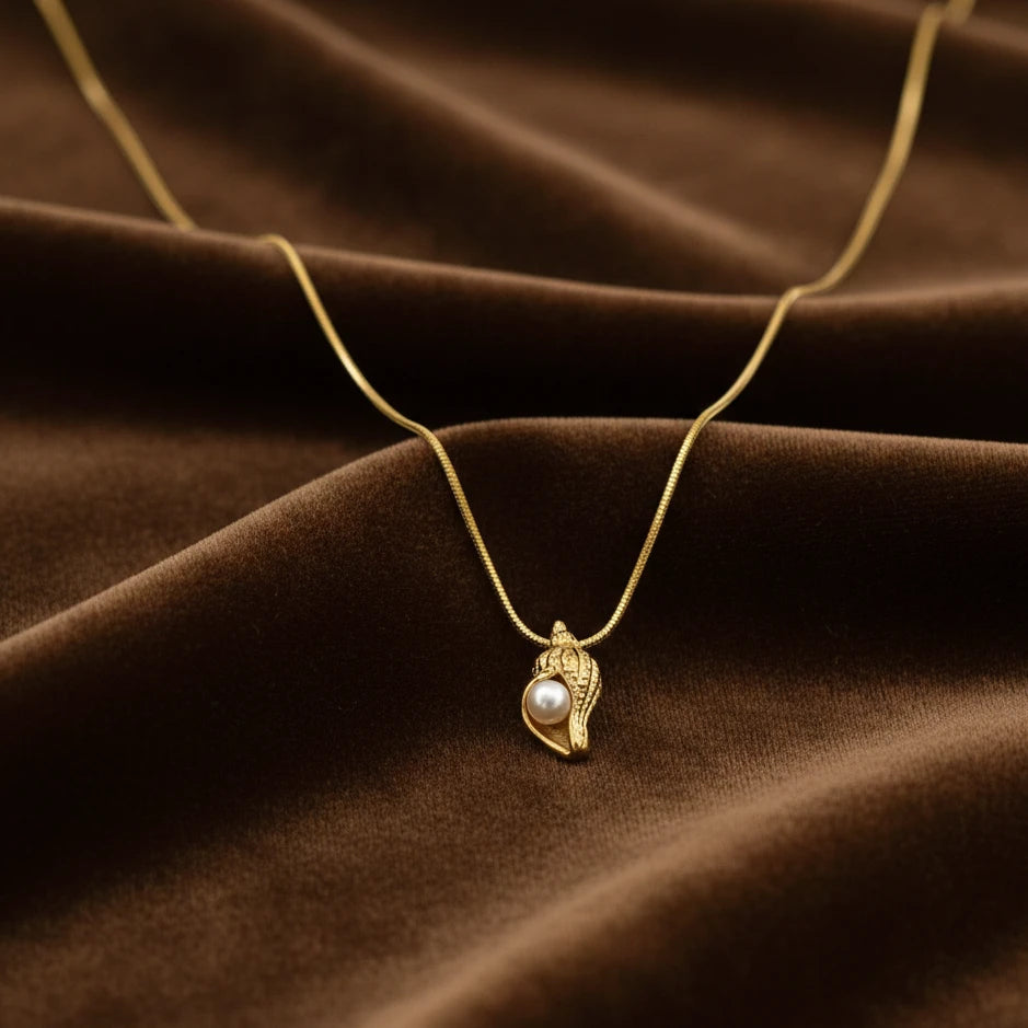 Kaira – 18K Gold Plated Shell Pearl Necklace