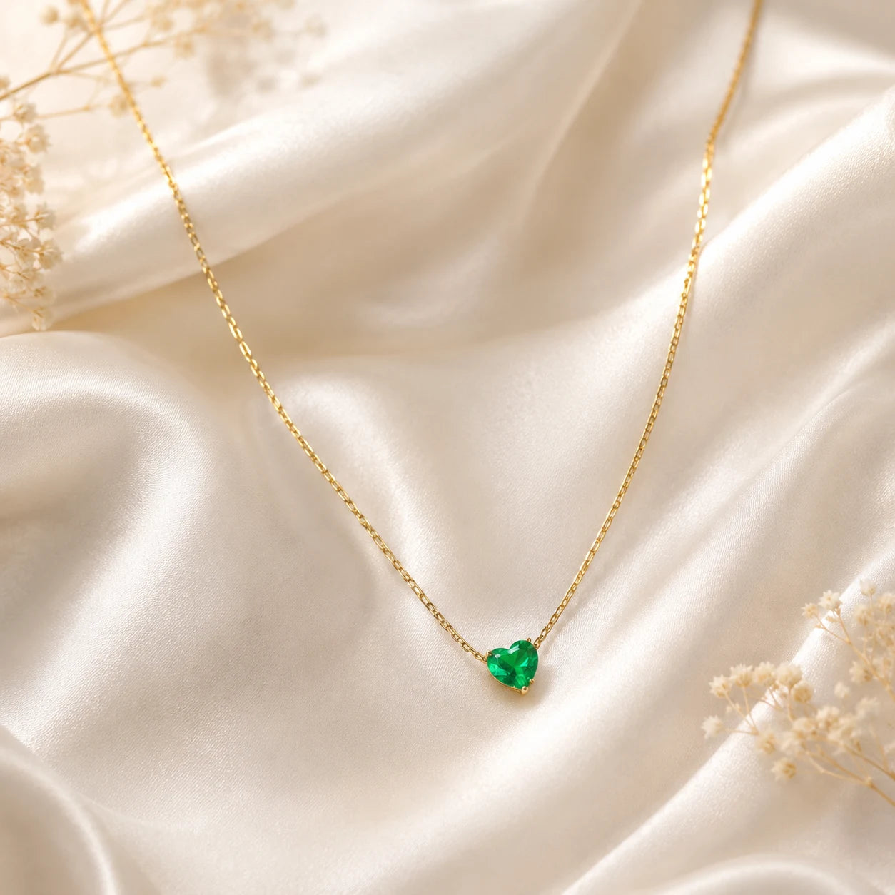 Evara Emerald Heart Necklace – 18K Gold Plated