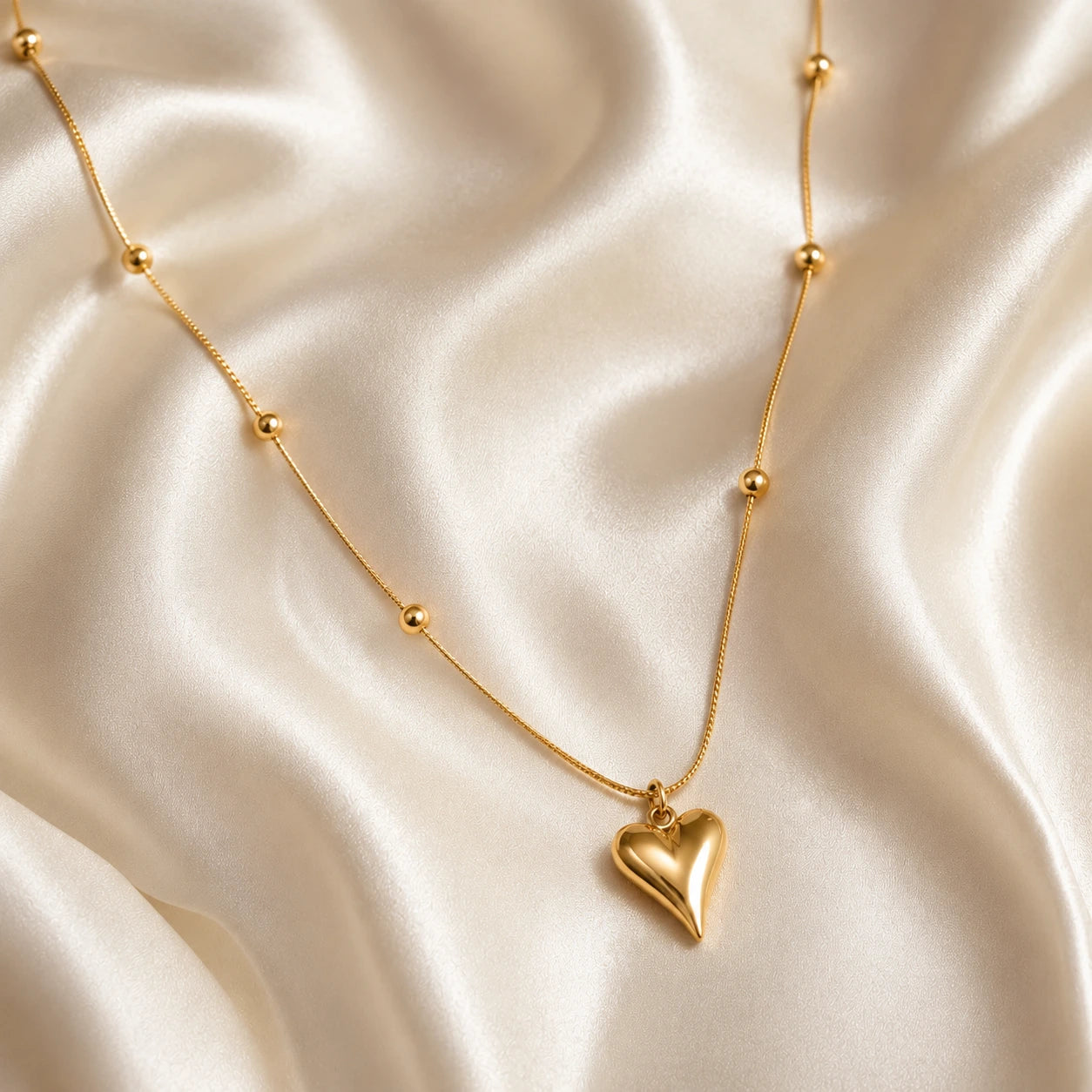Elara Gold Heart Necklace – 18K Gold Plated