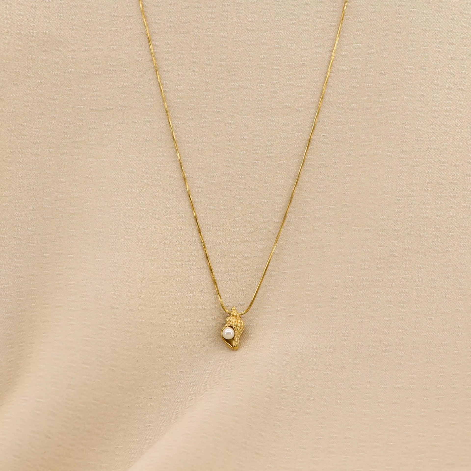 Kaira – 18K Gold Plated Shell Pearl Necklace