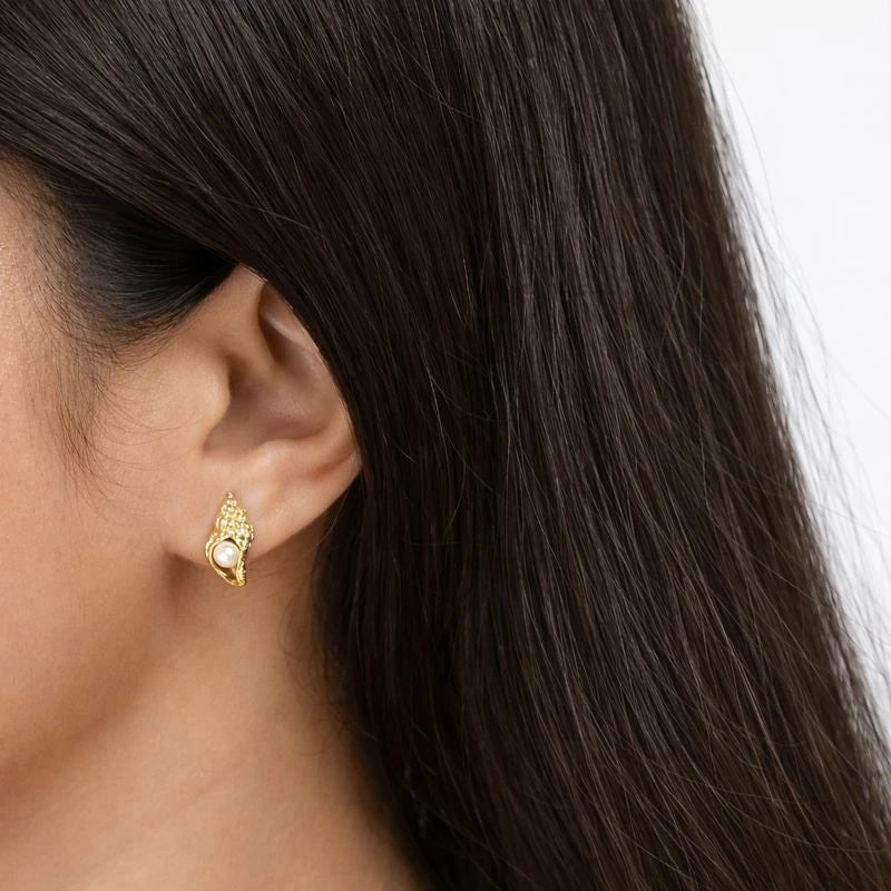 Shanaya – 18K Gold Plated Pearl Shell Stud Earrings