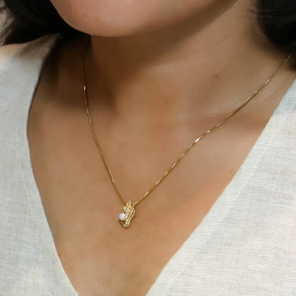 Kaira – 18K Gold Plated Shell Pearl Necklace