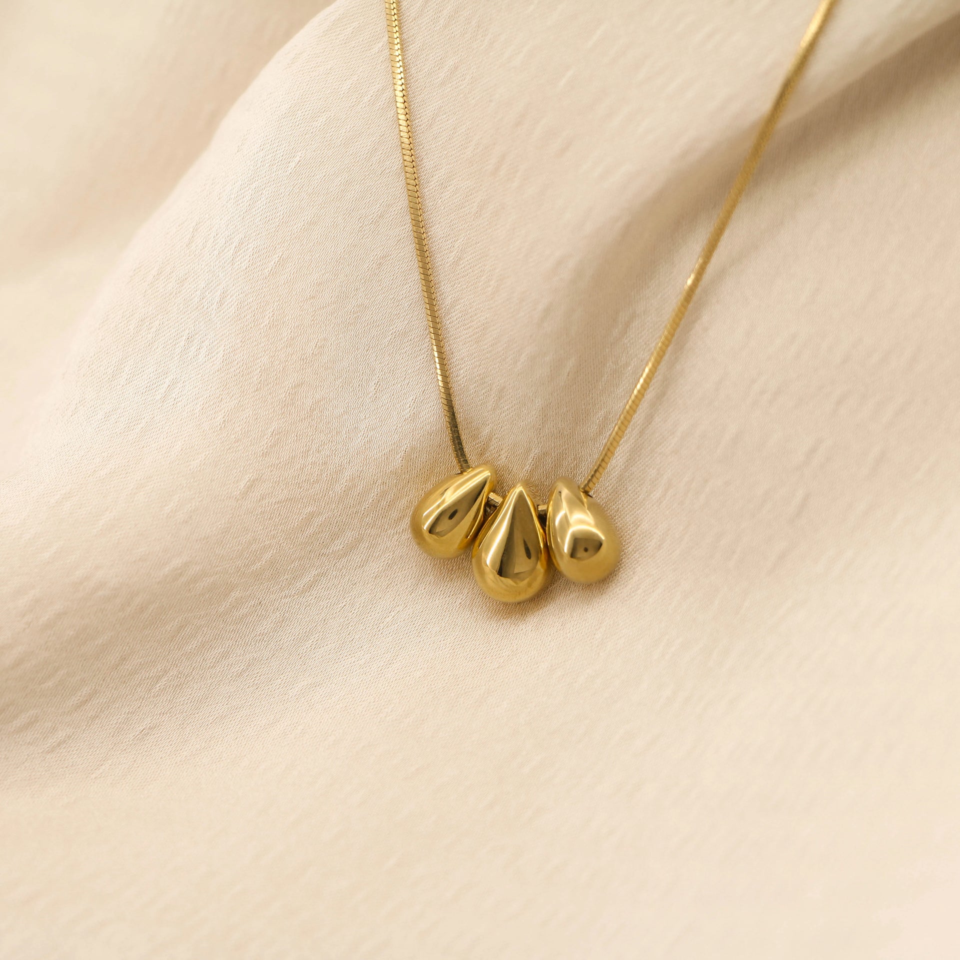 Aria – 18K Gold Plated Droplet Necklace