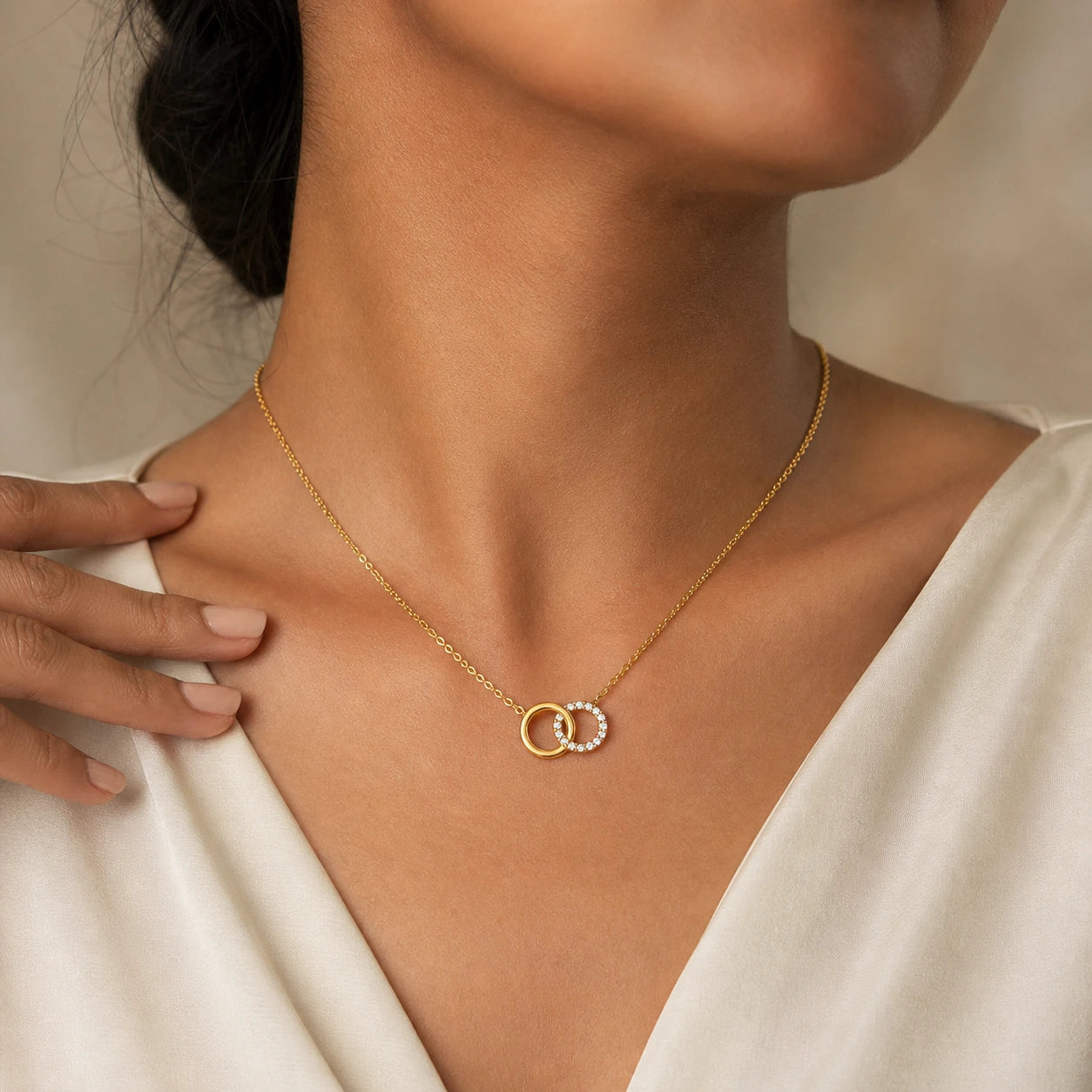 Selene Interlock Necklace – 18K Gold Plated