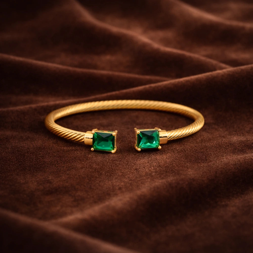 Emerald Twist Cuff Bracelet – 18K Gold Plated
