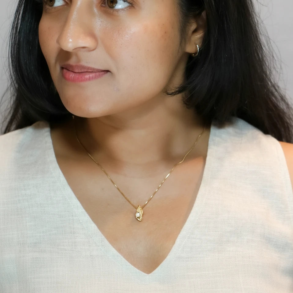 Kaira – 18K Gold Plated Shell Pearl Necklace
