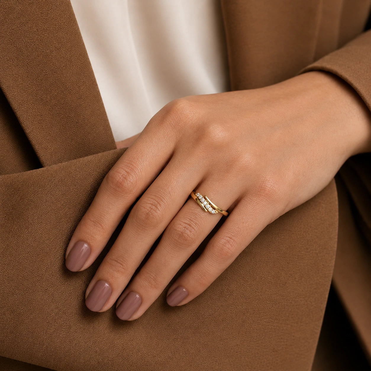 Liora Twist Ring – 18K Gold Plated